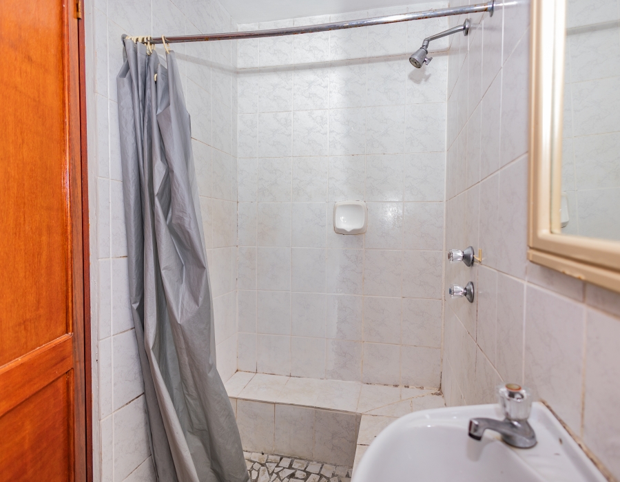 To Let 3 Bedroom Property for Rent in Loevenstein Western Cape